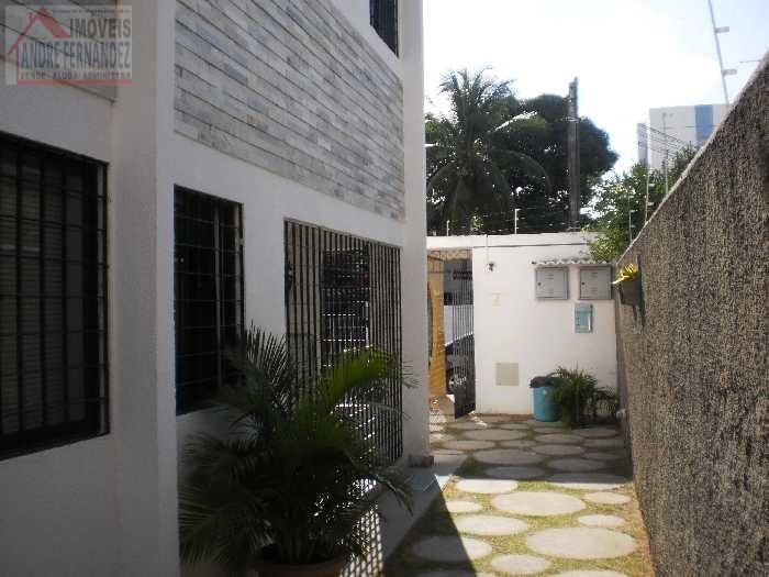 Casa à venda com 4 quartos, 93m² - Foto 2