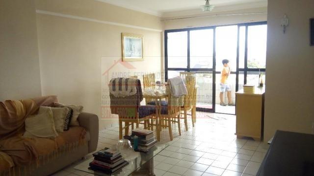 Apartamento à venda com 2 quartos, 75m² - Foto 2