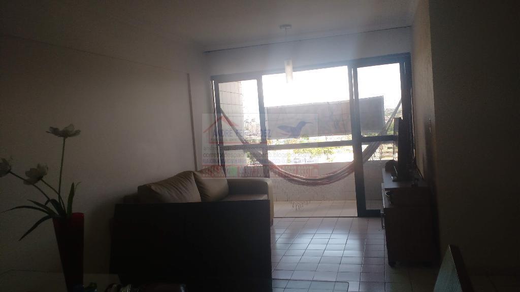 Apartamento à venda com 2 quartos, 75m² - Foto 9