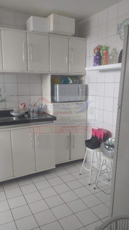 Apartamento à venda com 2 quartos, 75m² - Foto 11