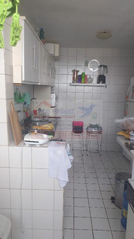 Apartamento à venda com 2 quartos, 75m² - Foto 14