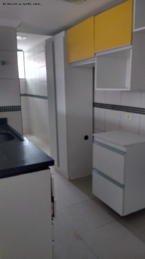 Apartamento à venda com 2 quartos, 64m² - Foto 11