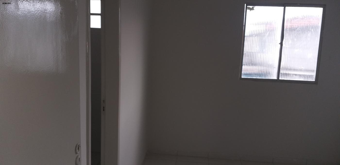 Apartamento à venda com 2 quartos, 60m² - Foto 13