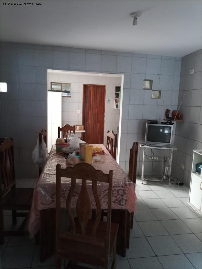 Casa à venda com 4 quartos, 180m² - Foto 15