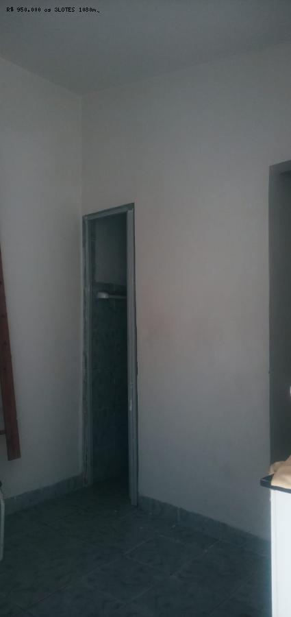 Casa à venda com 8 quartos, 200m² - Foto 11