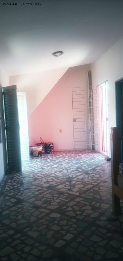 Casa à venda com 8 quartos, 200m² - Foto 16