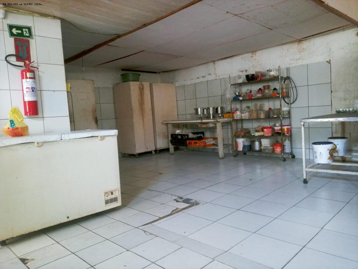 Prédio Inteiro para alugar com 2 quartos, 400m² - Foto 11